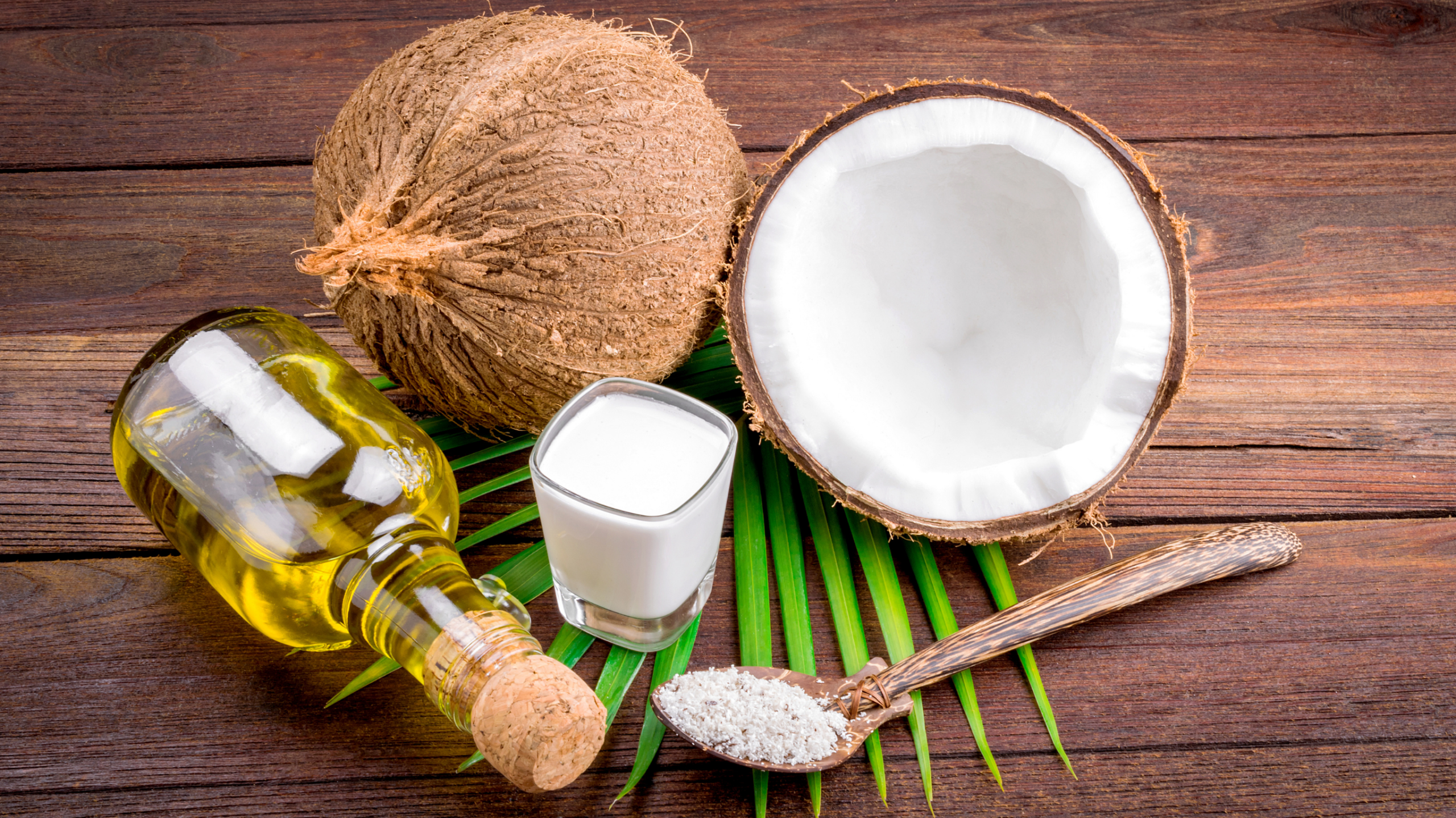 Ağız ve diş sağlığını destekleyen doğal Hindistan cevizi yağı ile oil pulling yöntemi